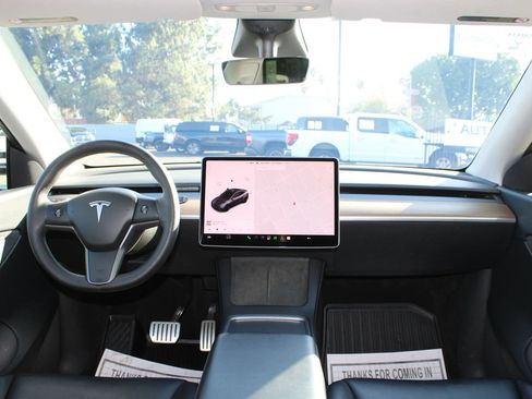 Used 2022 Tesla Model Y Performance AWD/4WD image 19
