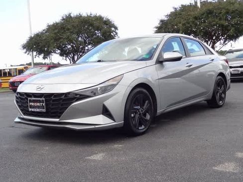 Used 2023 Hyundai Elantra SEL image 1