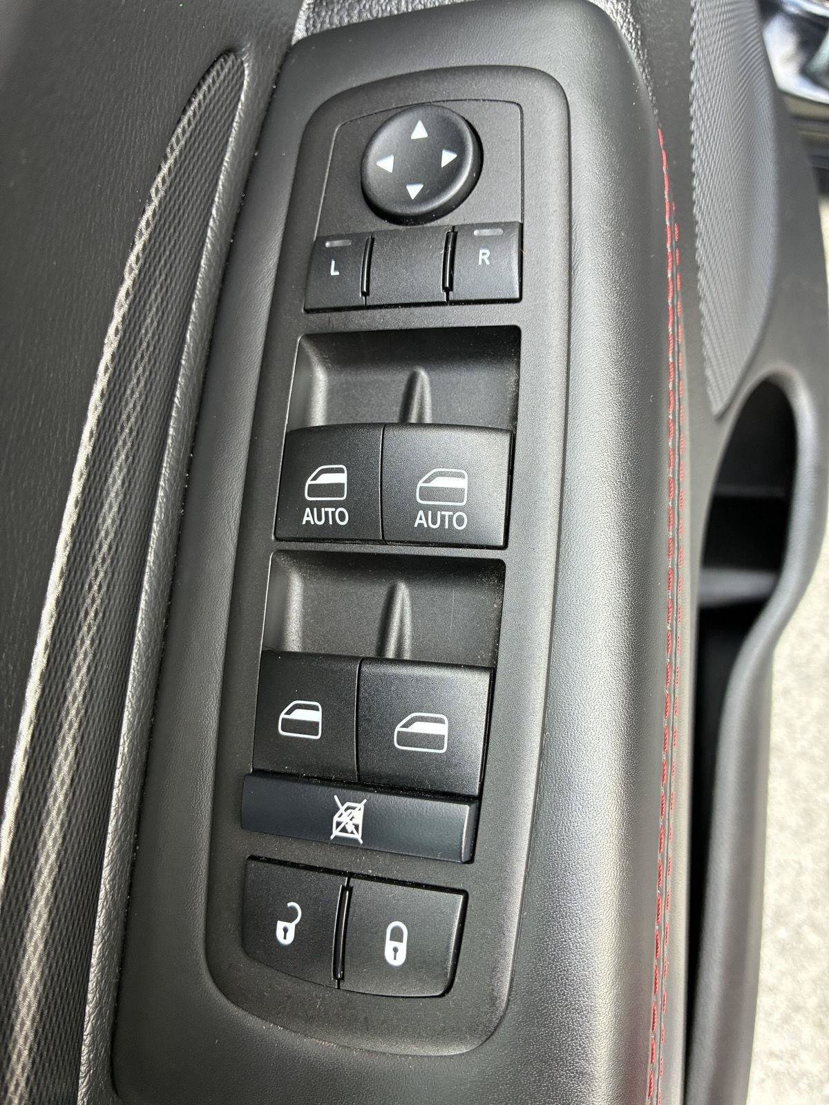 Used 2025 Dodge Durango R/T AWD/4WD image 17