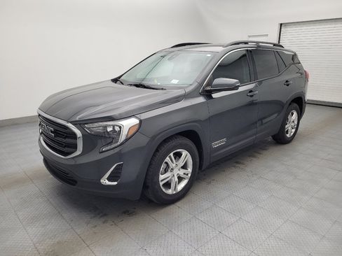 Used 2020 GMC Terrain SLE w/ Driver Convenience Package FWD image 2