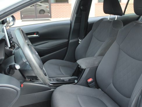 Used 2020 Toyota Corolla LE FWD image 13