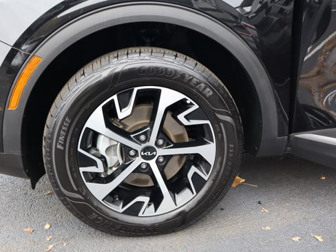 Certified 2025 Kia Sportage EX w/ EX Premium Package image 11