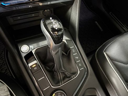 Certified 2023 Volkswagen Tiguan SEL R-Line AWD/4WD image 20