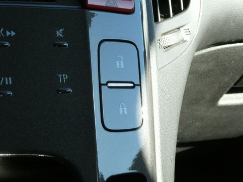 Used 2015 Chevrolet Volt w/ Enhanced Safety Package 1 image 16