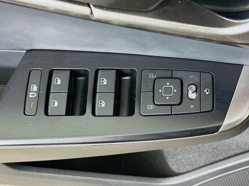 Used 2025 Kia EV6 Light w/ Light LR Technology Package RWD image 15