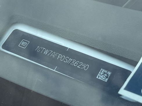 New 2025 GMC Savana 2500 w/ Driver Convenience Package image 32