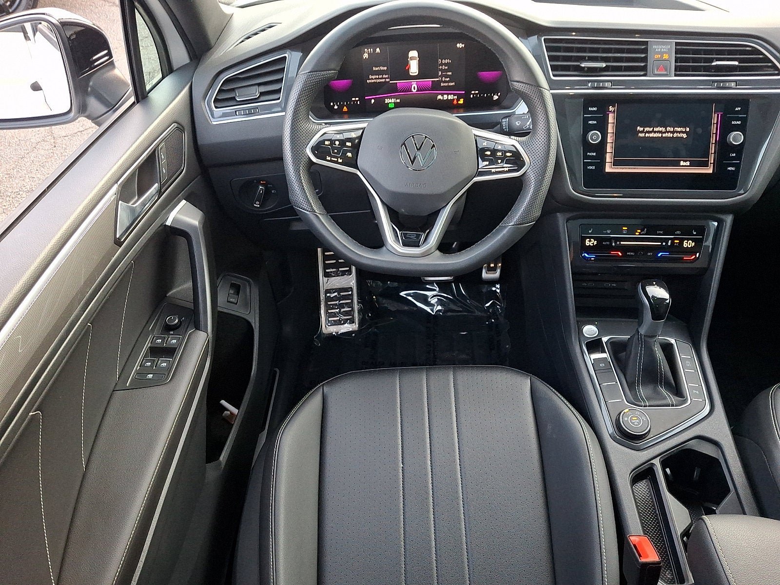 Used 2024 Volkswagen Tiguan SE R-Line AWD/4WD image 11