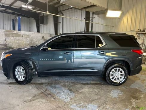 Used 2020 Chevrolet Traverse LT w/ Driver Confidence II Package AWD/4WD image 3
