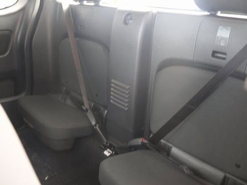 Used 2024 Nissan Frontier S w/ S Utility Package image 10