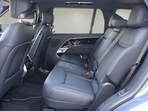 New 2026 Land Rover Range Rover Long Wheelbase SE image 10