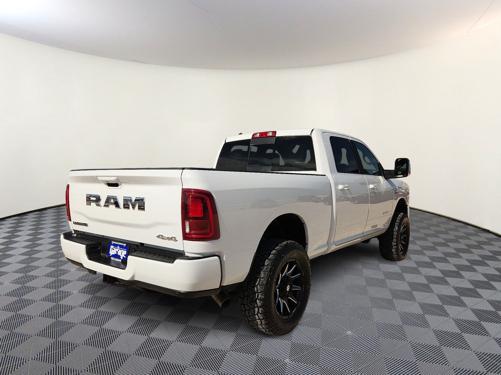 Used 2026 RAM 2500 Laramie AWD/4WD image 4