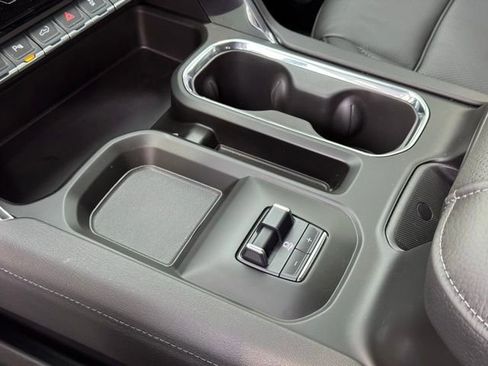 Used 2025 GMC Sierra 3500 Denali w/ Denali Reserve Package image 40