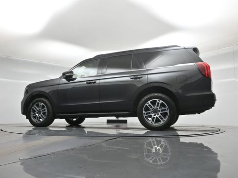 Certified 2025 Ford Expedition Active image 51