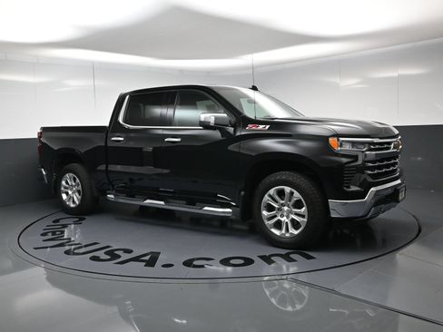 Used 2025 Chevrolet Silverado 1500 LTZ w/ LTZ Premium Package AWD/4WD image 2