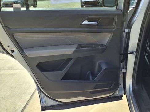 Used 2023 Volkswagen Atlas Cross Sport SE w/ Panoramic Sunroof Package image 20