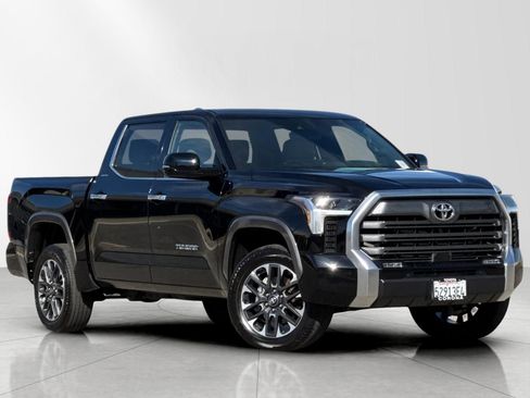 Used 2025 Toyota Tundra Limited AWD/4WD image 1