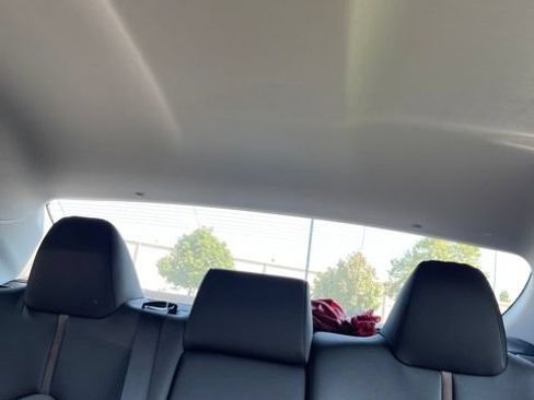 Used 2019 Toyota Camry LE FWD image 31