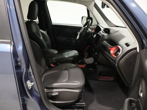 Used 2022 Jeep Renegade Trailhawk AWD/4WD image 20