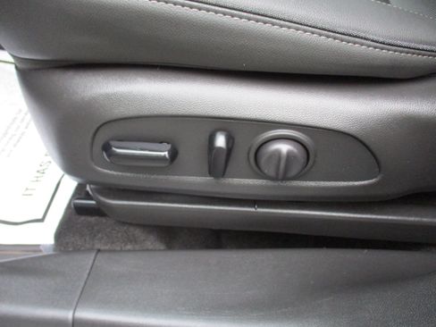 Used 2023 Chevrolet TrailBlazer ACTIV w/ Convenience Package AWD/4WD image 16