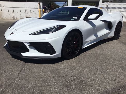Used 2023 Chevrolet Corvette Stingray Premium Cpe w/ Z51 Performance Package RWD image 2