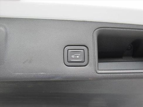 Certified 2023 GMC Terrain SLT w/ Tech Package image 34