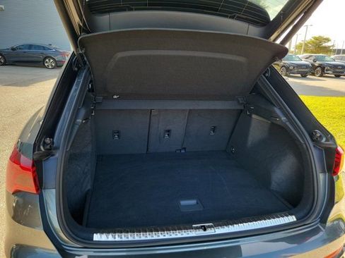 Certified 2025 Audi Q3 2.0T Premium Plus w/ Premium Plus Package image 8