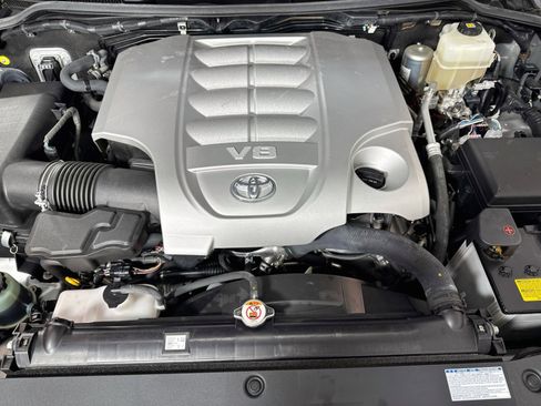Used 2019 Toyota Land Cruiser w/ Carpet Mat Package AWD/4WD image 30