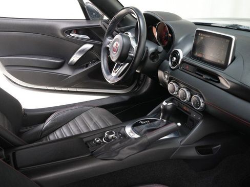 Used 2017 FIAT 124 Spider Abarth image 57