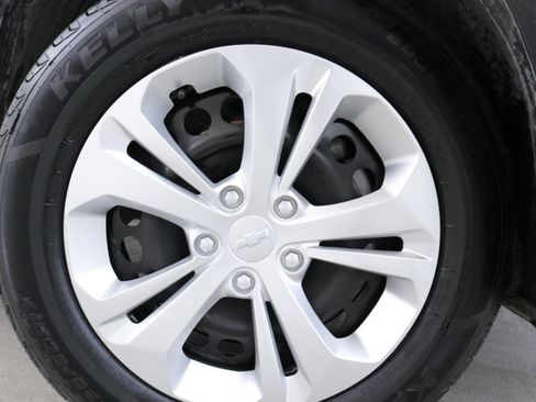 Certified 2024 Chevrolet Trax LS image 32