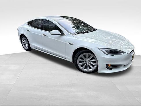 Used 2018 Tesla Model S 75D image 1