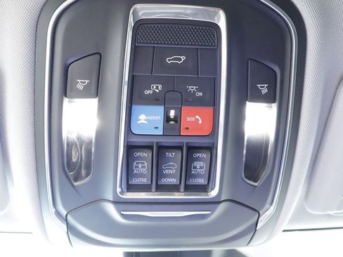 Used 2022 Jeep Grand Cherokee Limited 4xe w/ Luxury Tech Group II AWD/4WD image 32
