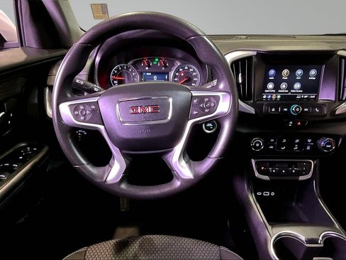 Used 2024 GMC Terrain SLE FWD image 9