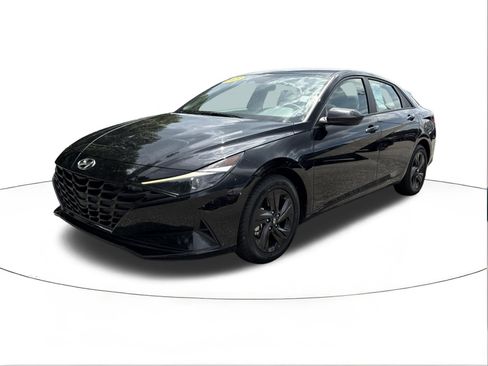Certified 2023 Hyundai Elantra SEL FWD image 7