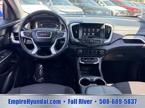 Used 2024 GMC Terrain SLE AWD/4WD image 15
