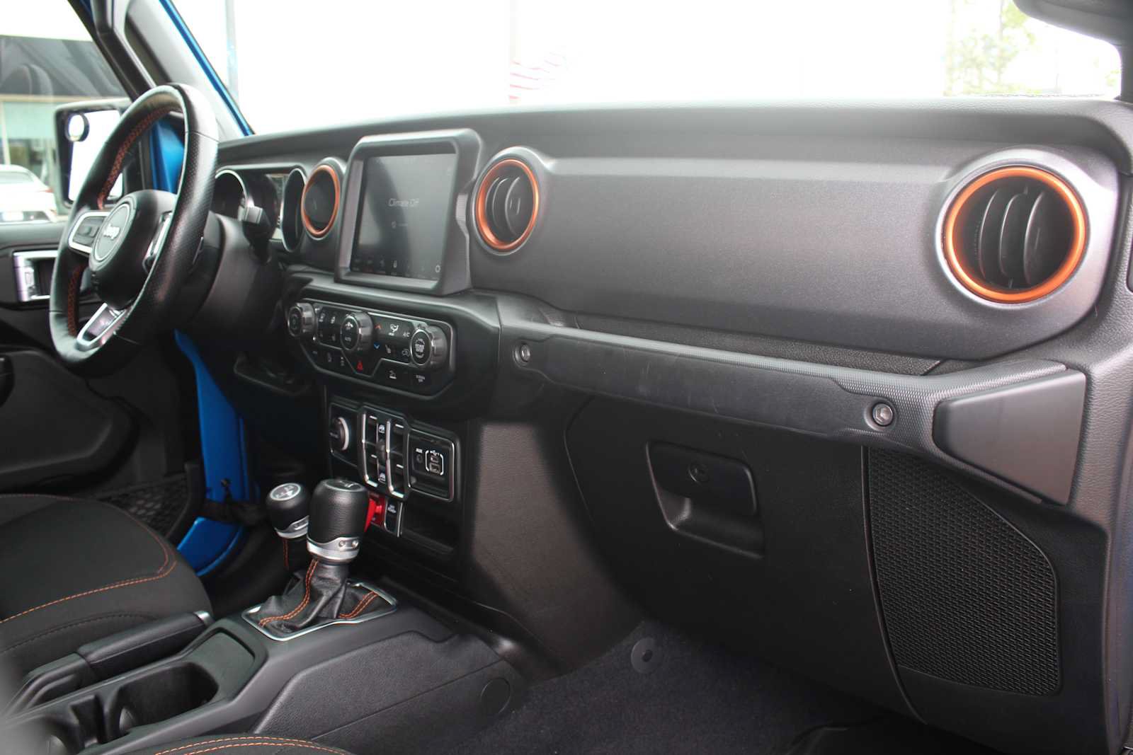 Used 2022 Jeep Gladiator Mojave w/ Cold Weather Group AWD/4WD image 19