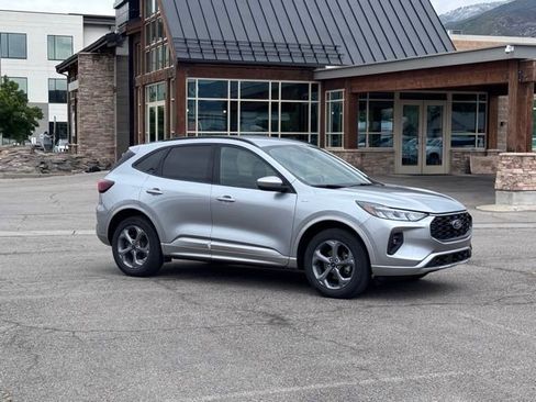 Used 2023 Ford Escape ST-Line Select w/ Tech Pack #1 AWD/4WD image 2