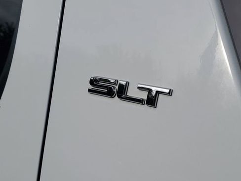 Used 2010 GMC Yukon XL SLT AWD/4WD image 32