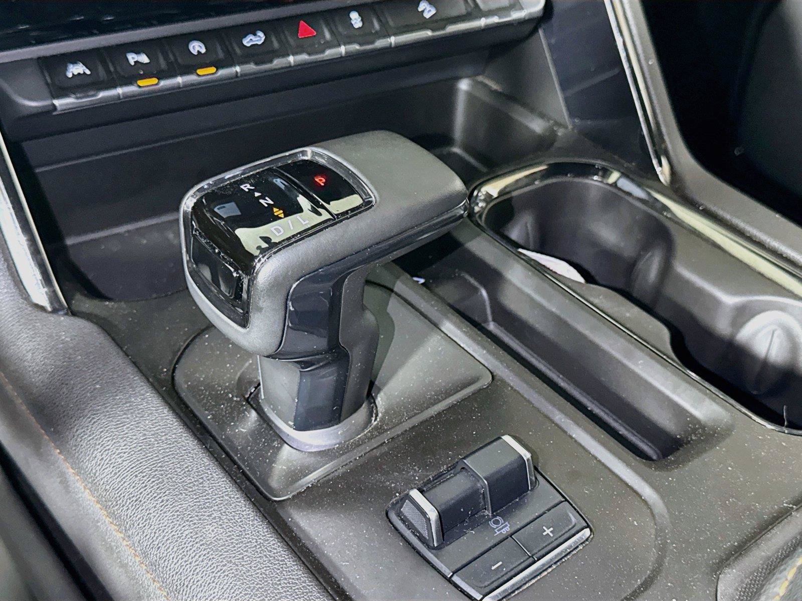 Used 2024 GMC Sierra 1500 AT4 w/ Technology Package AWD/4WD image 15