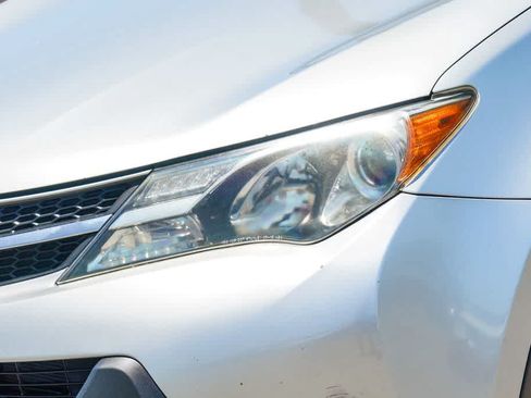 Used 2014 Toyota RAV4 LE FWD image 8