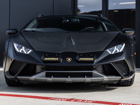Used 2023 Lamborghini Huracan Sterrato AWD/4WD image 4
