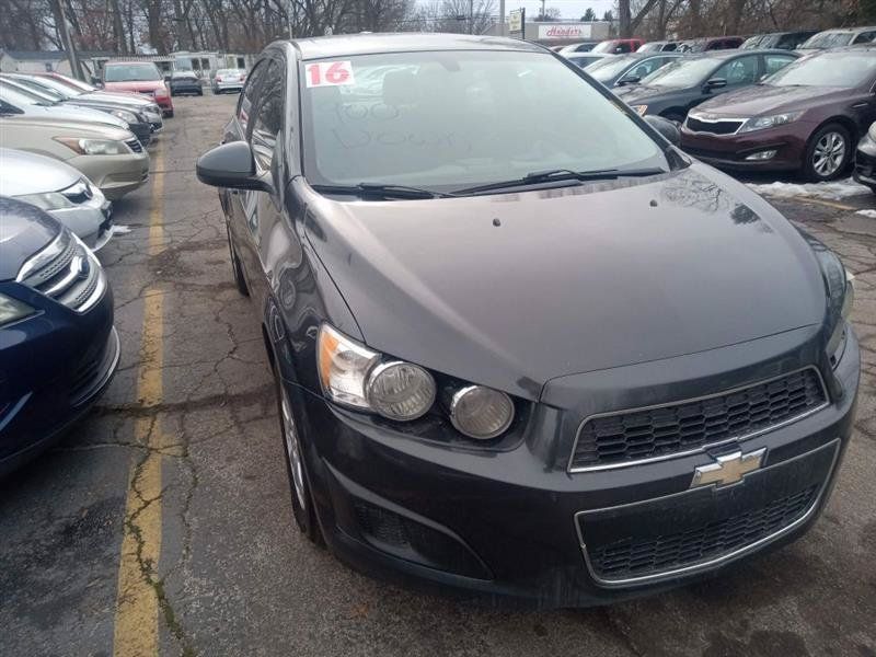 Used 2016 Chevrolet Sonic LT FWD image 8