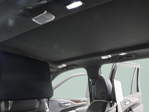 Used 2022 Cadillac Escalade Sport Platinum w/ LPO, ONYX Package image 8