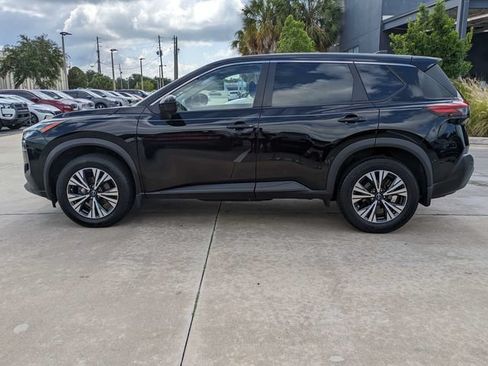 Used 2023 Nissan Rogue SV FWD image 9