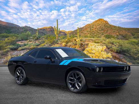Used 2020 Dodge Challenger SXT w/ Blacktop Package RWD image 2