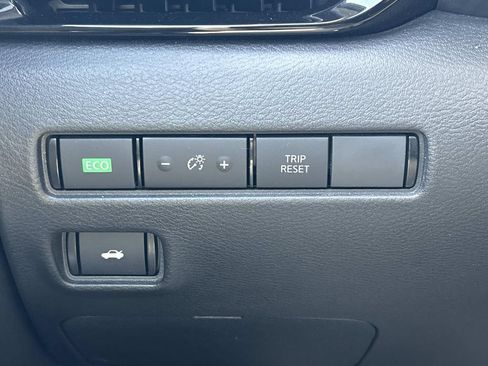 Certified 2025 Nissan Sentra SR w/ SR Premium Package FWD image 29