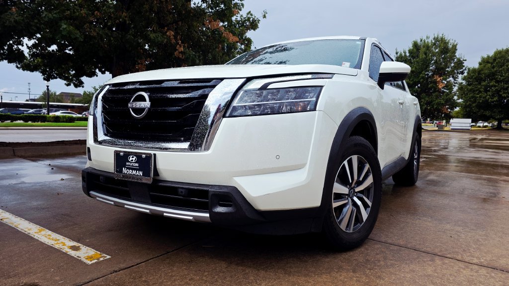 Used 2024 Nissan Pathfinder SL AWD/4WD image 6