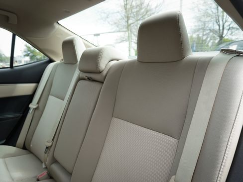 Used 2015 Toyota Corolla LE image 30