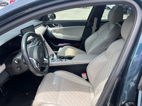 Used 2022 Genesis G70 3.3T RWD image 4
