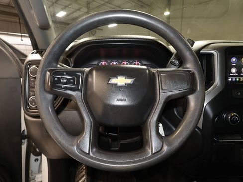 Used 2020 Chevrolet Silverado 1500 Custom w/ Custom Value Package image 7