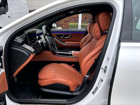 Used 2024 Mercedes-Benz S 580e 4MATIC Sedan image 7